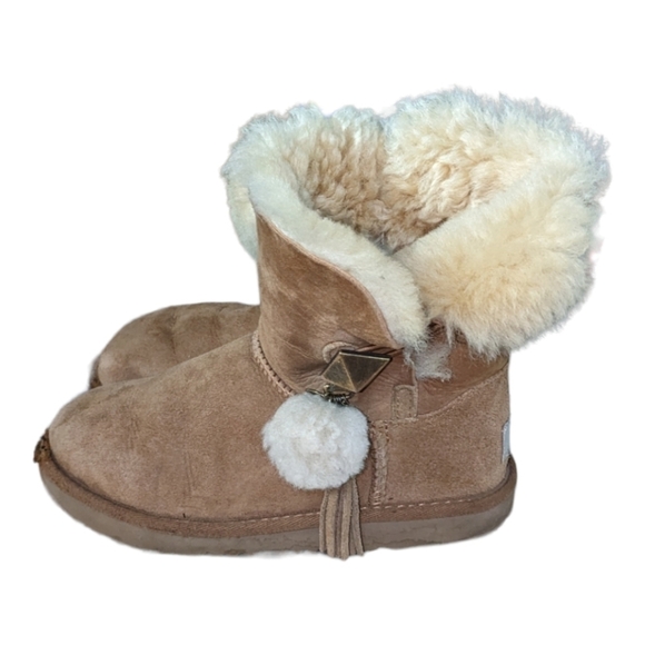 UGG Tan kid's slip-on boots Size 2 - Picture 7 of 8